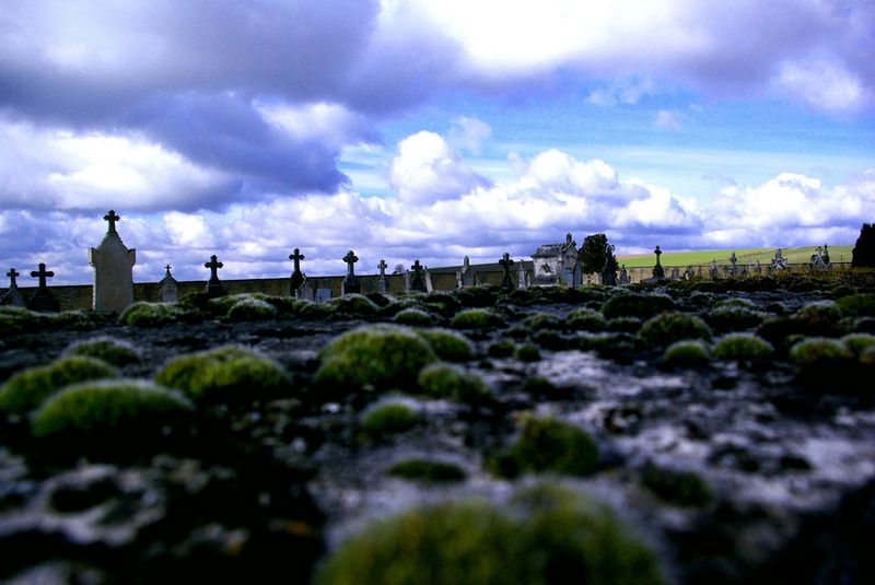 Le mur du cimetière